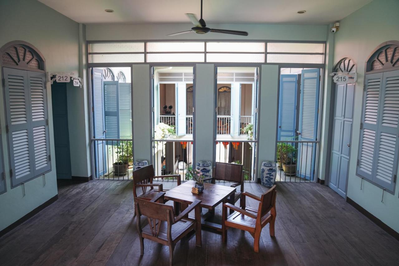 The Memory At On On Hotel Phuket Kültér fotó